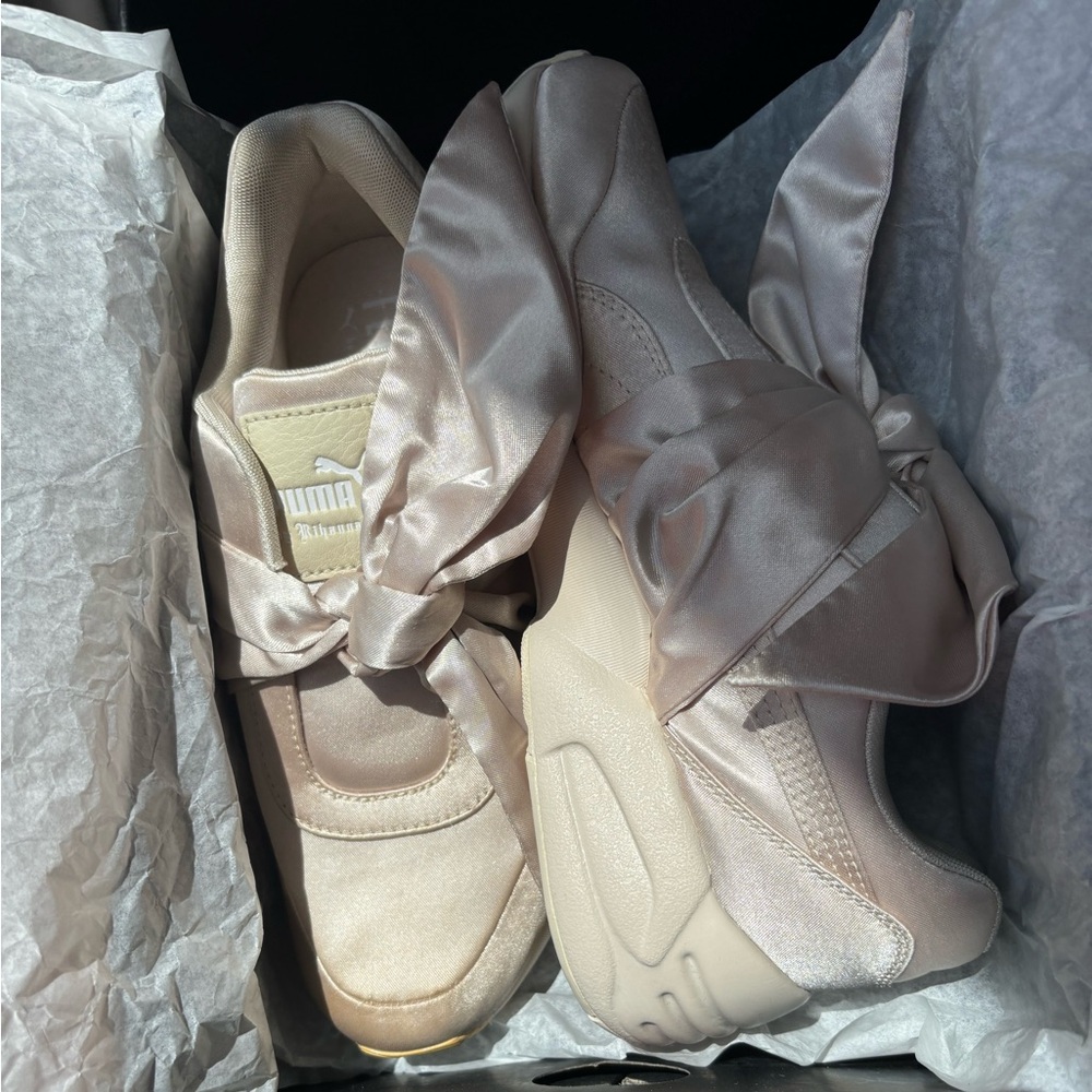 Women’s Puma Rihanna X Fenty Pink Tint Bow Sneaker Size US 6.5